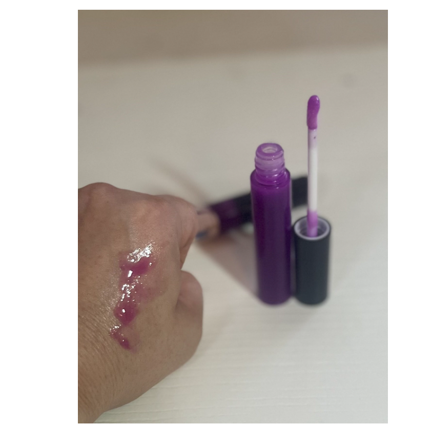 VIOLET Plumping Lip Oil - Vitamin C, Hyaluronic Acid, Peptides, CoQ10 | Natural Sheer Plumping Lip Gloss